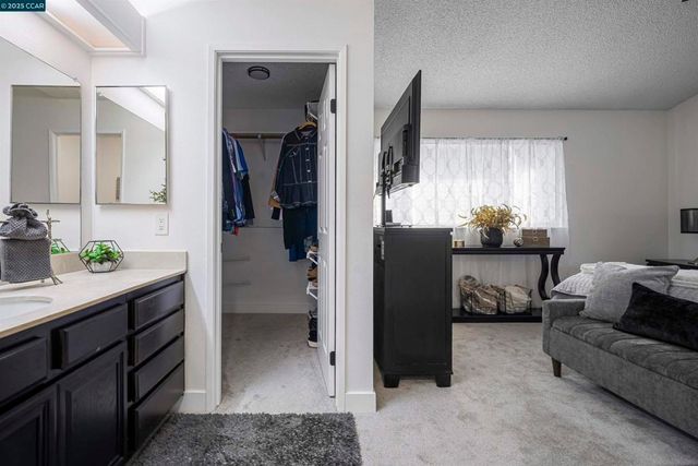 362 Willowcreek Ln, Martinez, CA 94553