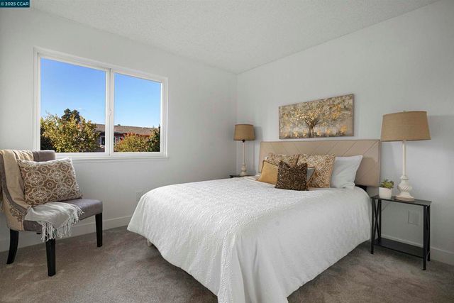 362 Willowcreek Ln, Martinez, CA 94553