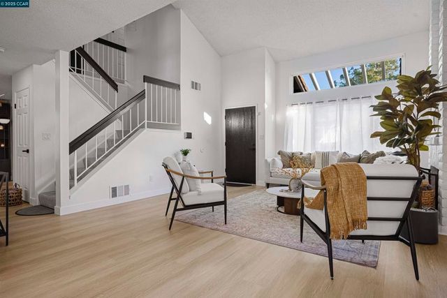 362 Willowcreek Ln, Martinez, CA 94553