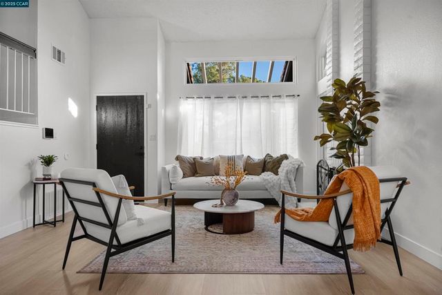 362 Willowcreek Ln, Martinez, CA 94553