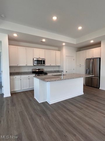 2176 Myla Way, Amherst, OH 44001