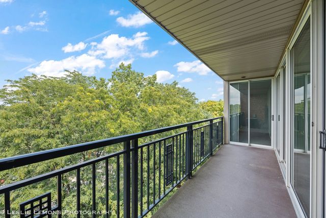 5950 Oakwood Drive 6F, Lisle, IL 60532