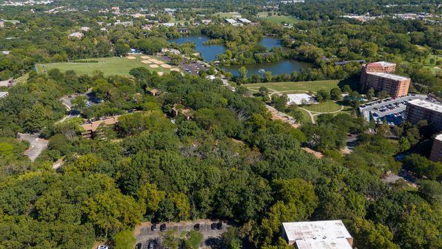 5950 Oakwood Drive 6F, Lisle, IL 60532