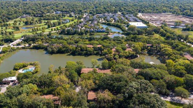 5950 Oakwood Drive 6F, Lisle, IL 60532