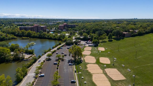 5950 Oakwood Drive 6F, Lisle, IL 60532