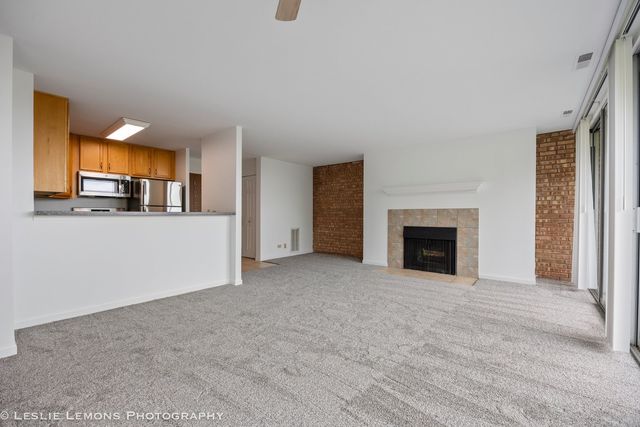 5950 Oakwood Drive 6F, Lisle, IL 60532