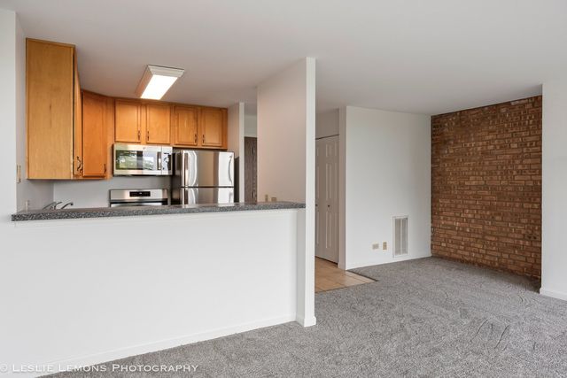 5950 Oakwood Drive 6F, Lisle, IL 60532