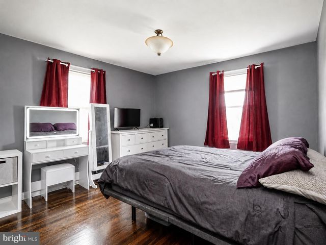 35 SAINT CHARLES PL, Runnemede, NJ 08078