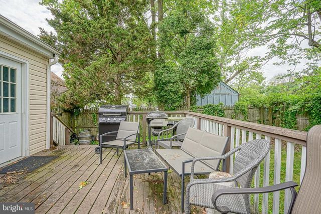 35 SAINT CHARLES PL, Runnemede, NJ 08078
