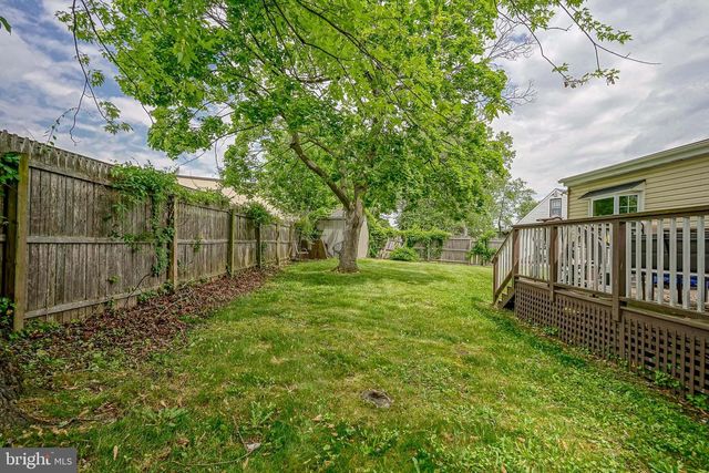 35 SAINT CHARLES PL, Runnemede, NJ 08078