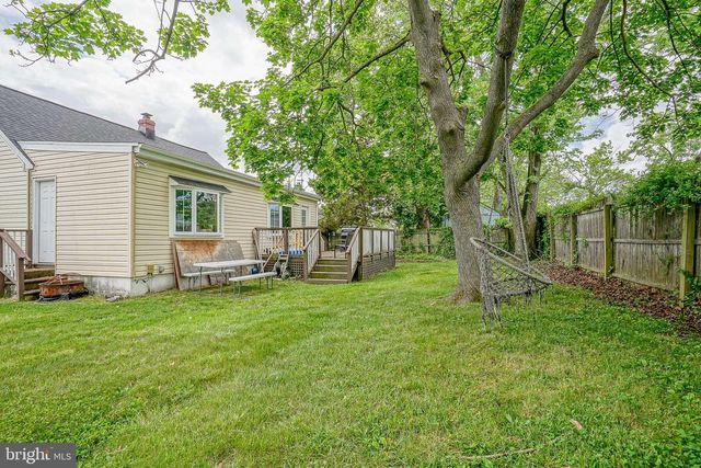 35 SAINT CHARLES PL, Runnemede, NJ 08078