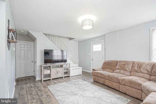 35 SAINT CHARLES PL, Runnemede, NJ 08078