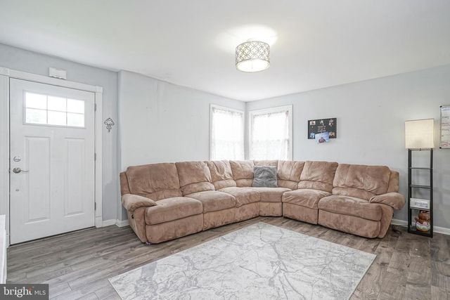 35 SAINT CHARLES PL, Runnemede, NJ 08078