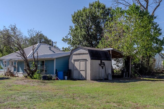 418 W Austin Street, Bellville, TX 77418