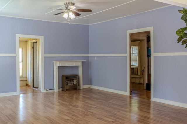 418 W Austin Street, Bellville, TX 77418