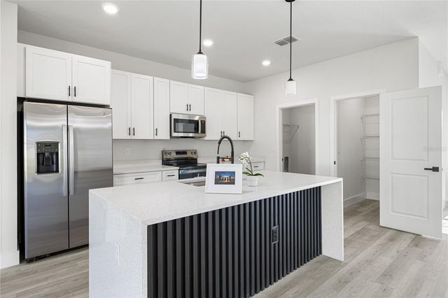 8434 SW 138TH PLACE, Ocala, FL 34473