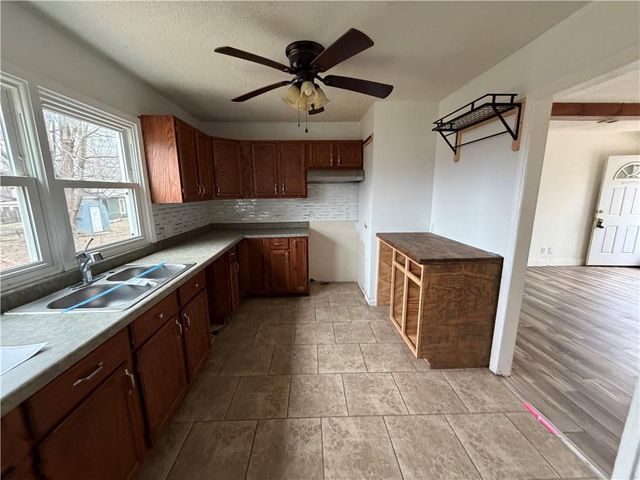 5805 Ridgeway Avenue, Kansas City, MO 64133