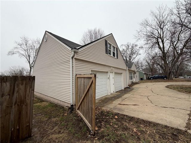 5805 Ridgeway Avenue, Kansas City, MO 64133