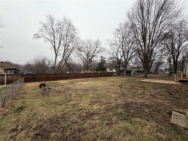 5805 Ridgeway Avenue, Kansas City, MO 64133