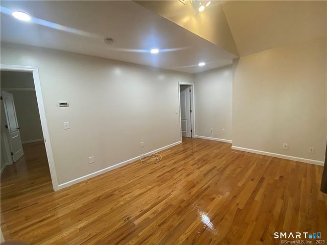 372 Anton Drive 372, Bridgeport, CT 06606