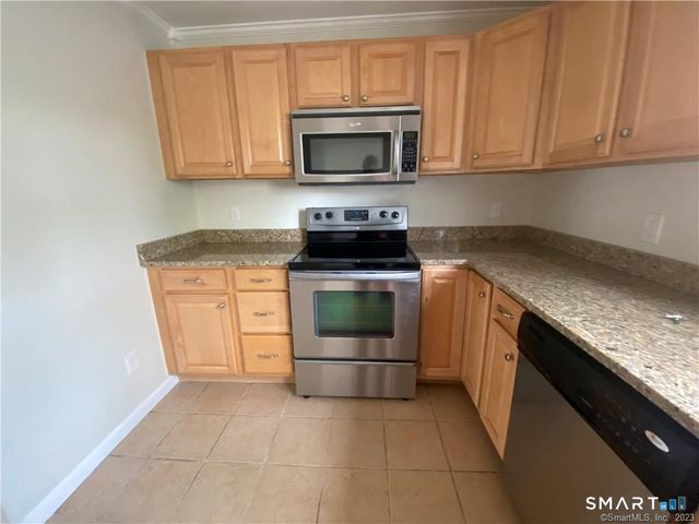 372 Anton Drive 372, Bridgeport, CT 06606