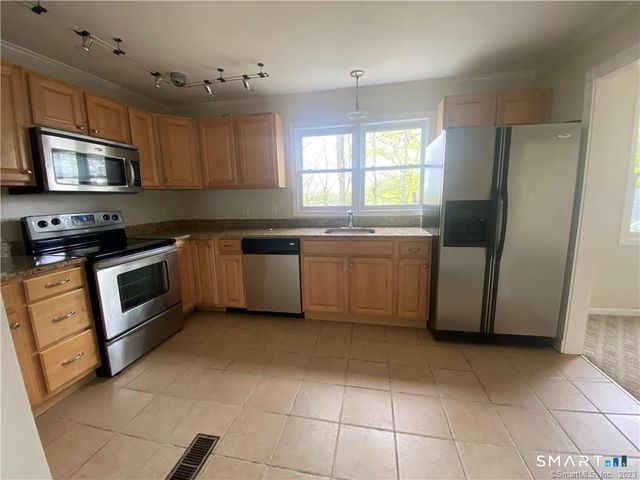372 Anton Drive 372, Bridgeport, CT 06606