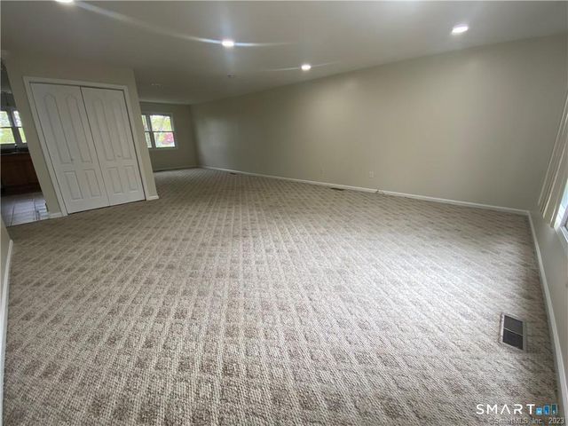 372 Anton Drive 372, Bridgeport, CT 06606