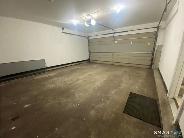 372 Anton Drive 372, Bridgeport, CT 06606