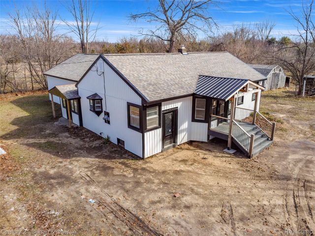 4296 Burgess Road, Putnam Township, MI 48169
