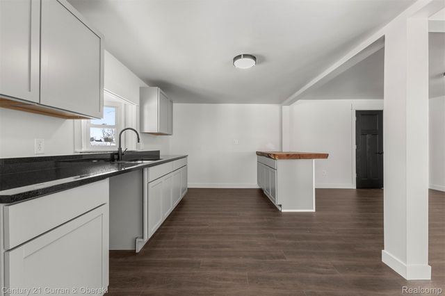 4296 Burgess Road, Putnam Township, MI 48169