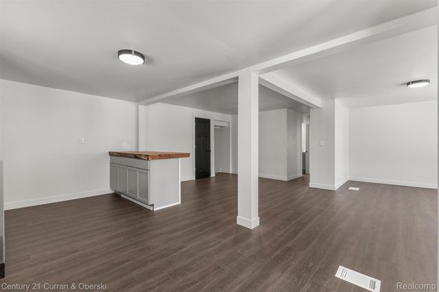 4296 Burgess Road, Putnam Township, MI 48169