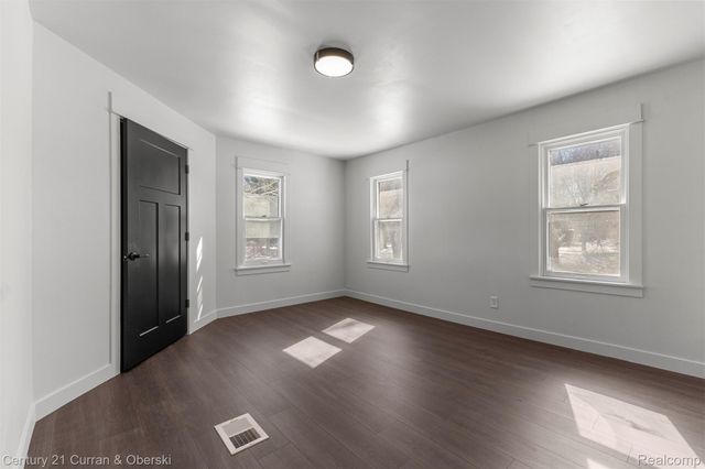 4296 Burgess Road, Putnam Township, MI 48169