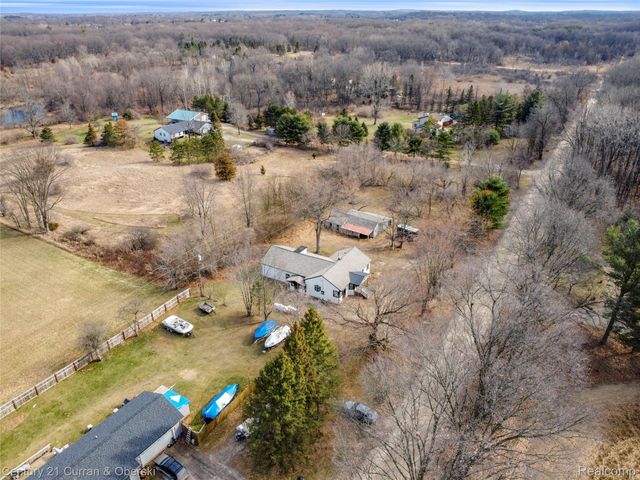 4296 Burgess Road, Putnam Township, MI 48169