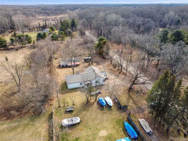 4296 Burgess Road, Putnam Township, MI 48169