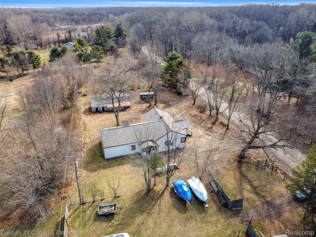 4296 Burgess Road, Putnam Township, MI 48169