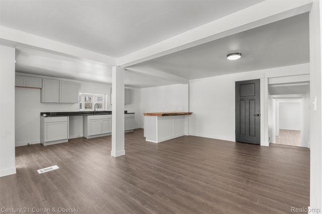 4296 Burgess Road, Putnam Township, MI 48169