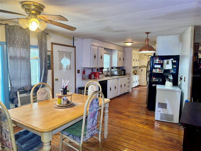 313 WHITE SANDS BEACHES DRIVE, Hawthorne, FL 32640