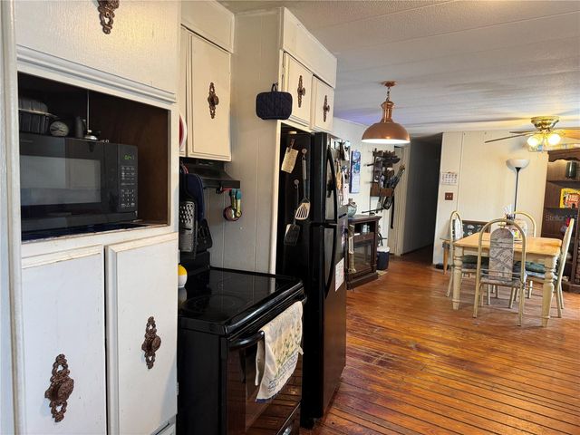 313 WHITE SANDS BEACHES DRIVE, Hawthorne, FL 32640