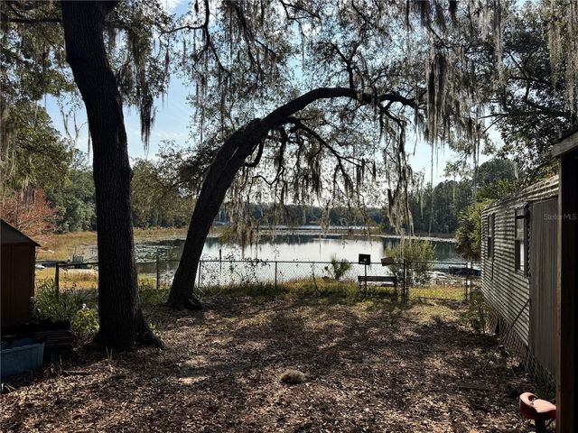 313 WHITE SANDS BEACHES DRIVE, Hawthorne, FL 32640