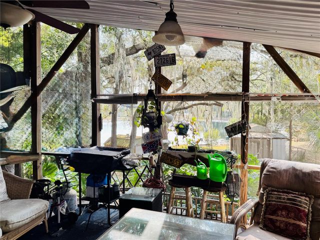 313 WHITE SANDS BEACHES DRIVE, Hawthorne, FL 32640