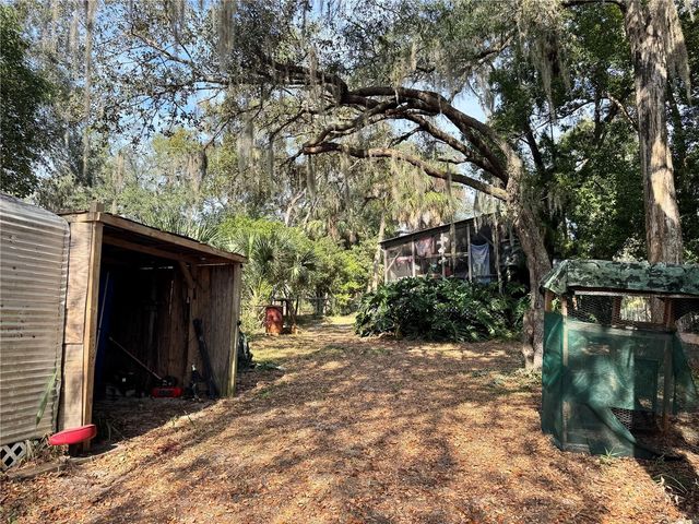 313 WHITE SANDS BEACHES DRIVE, Hawthorne, FL 32640