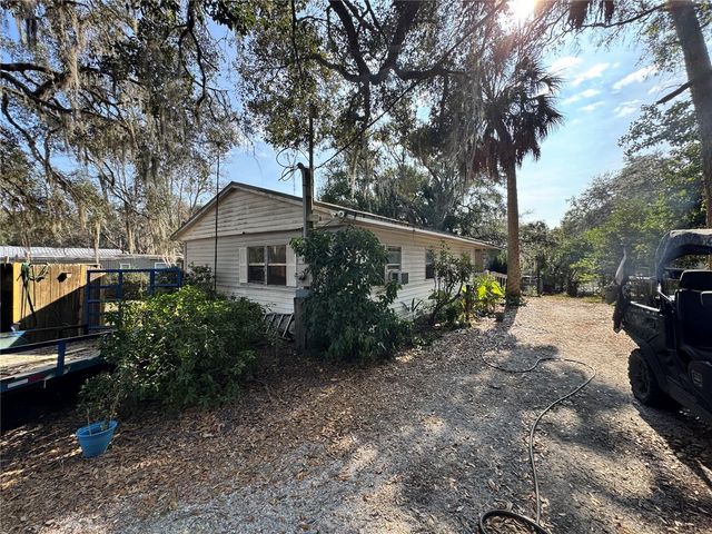 313 WHITE SANDS BEACHES DRIVE, Hawthorne, FL 32640