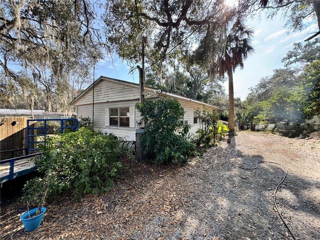 313 WHITE SANDS BEACHES DRIVE, Hawthorne, FL 32640