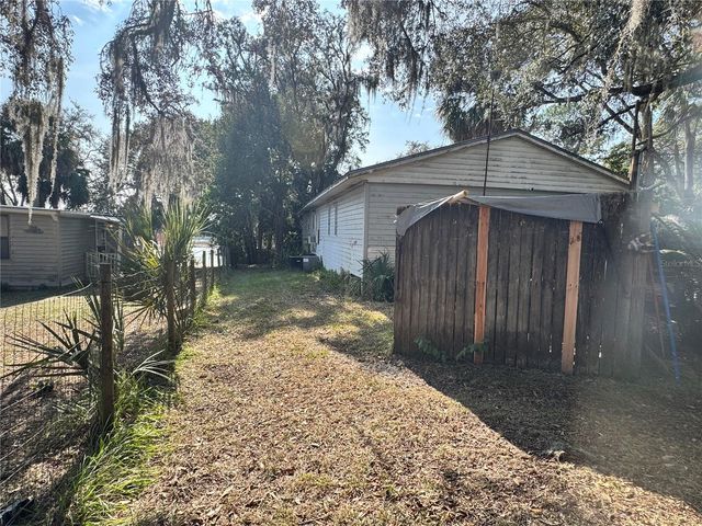 313 WHITE SANDS BEACHES DRIVE, Hawthorne, FL 32640