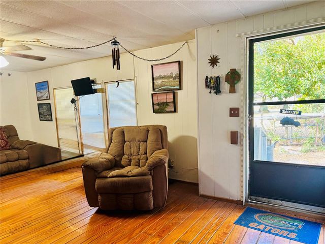 313 WHITE SANDS BEACHES DRIVE, Hawthorne, FL 32640