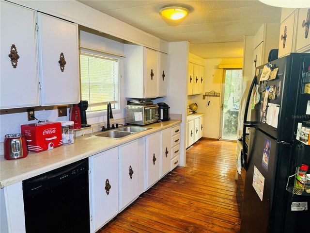 313 WHITE SANDS BEACHES DRIVE, Hawthorne, FL 32640