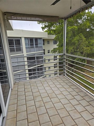 805 Cypress Blvd 504, Pompano Beach, FL 33069