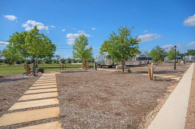 23461 FM 150 3, Driftwood, TX 78619
