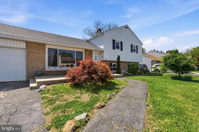 10 DARWIN RD, Newark, DE 19702