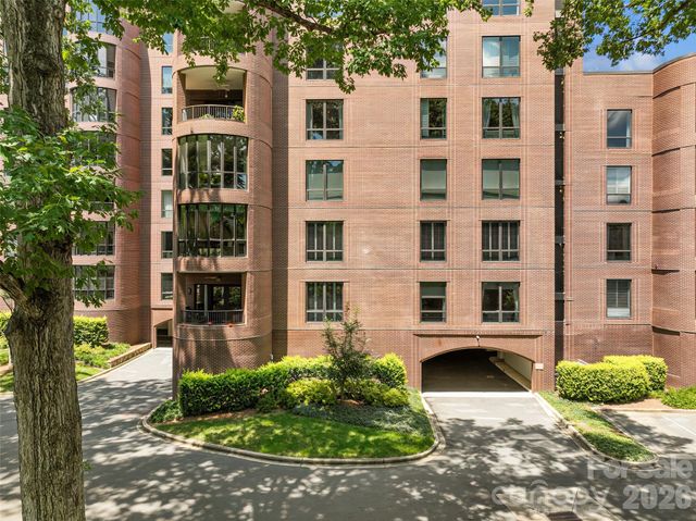 810 Cherokee Road, Charlotte, NC 28207